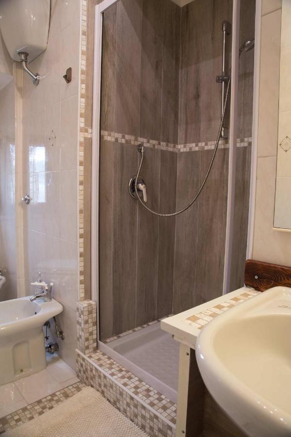 Bed and Breakfast Le Pinelle Терні Екстер'єр фото