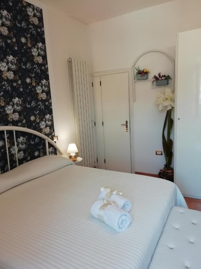 Bed and Breakfast Le Pinelle Терні Екстер'єр фото